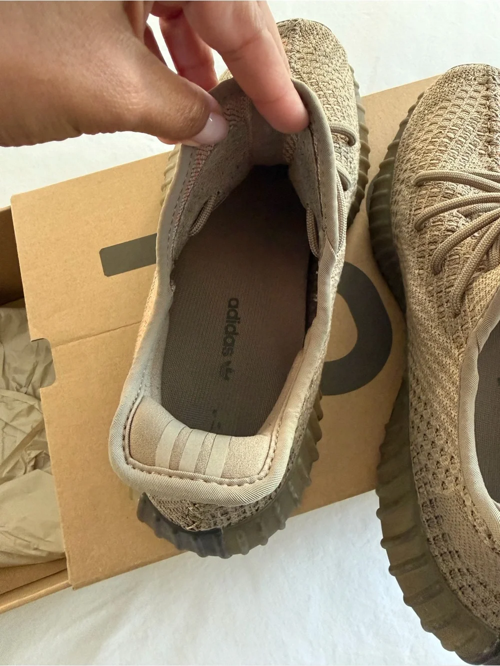 adidas Yeezy Boost 350 V2 Sand Taupe – Men’s Size 11